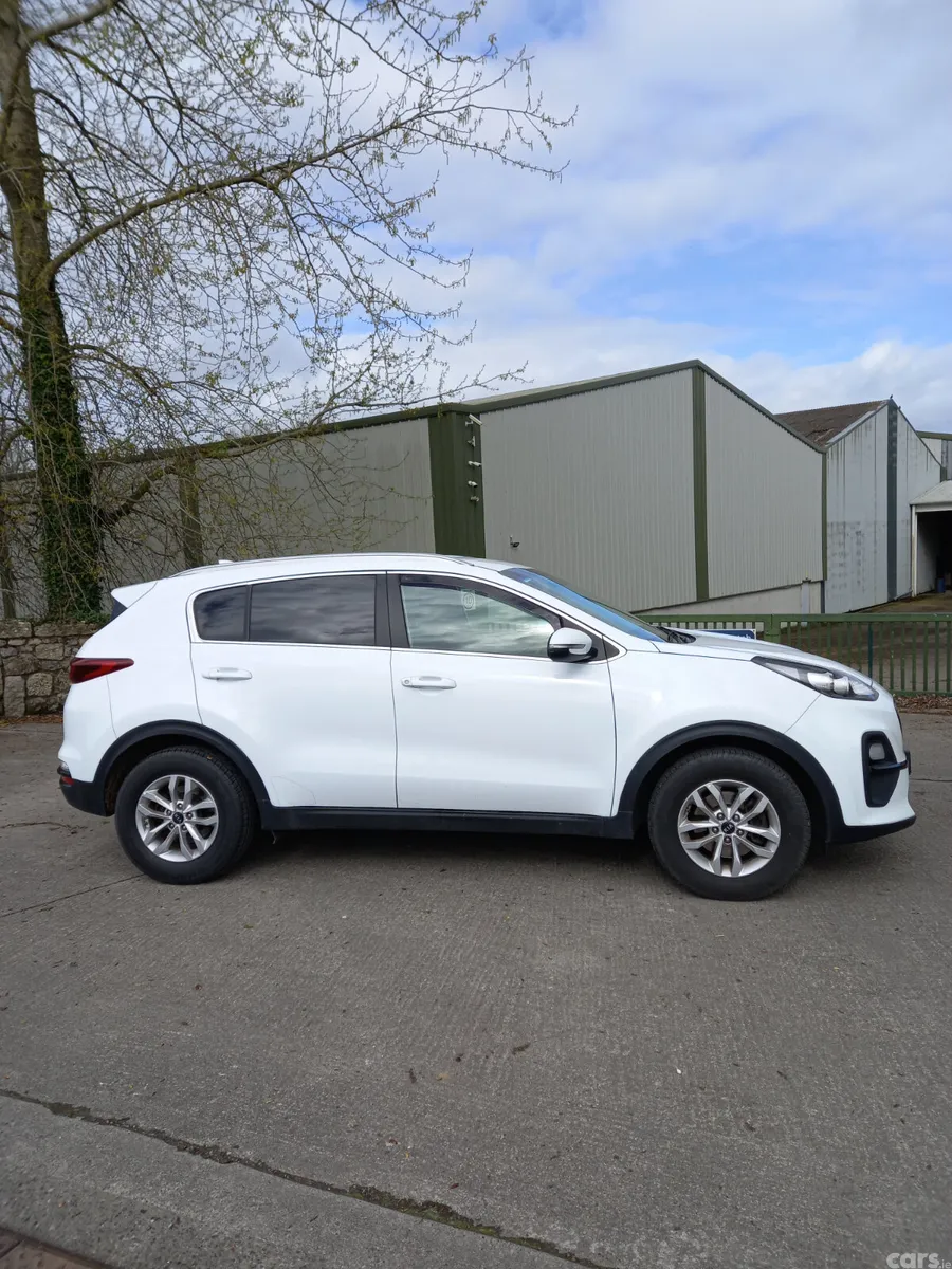 Kia Sportage SUV, Diesel Hybrid, 2021, White