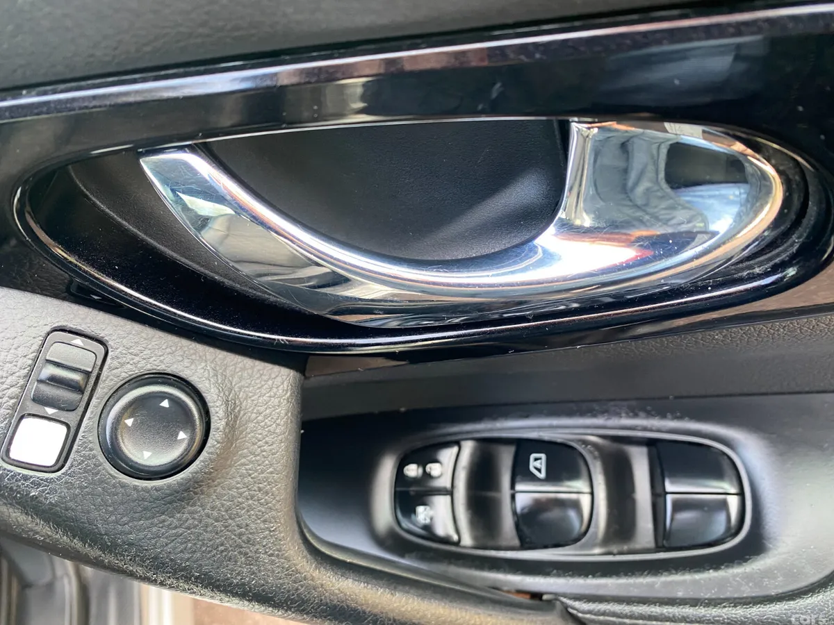 Nissan Qashqai Hatchback, Diesel, 2014, Silver