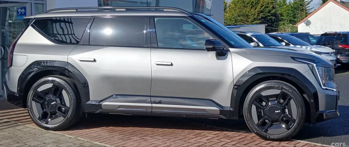 Kia EV9 SUV, Electric, 2026, Grey
