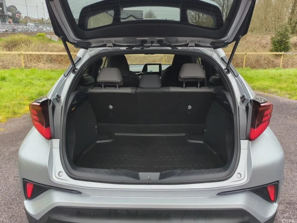 Toyota C-HR SUV, Petrol Hybrid, 2023, Grey