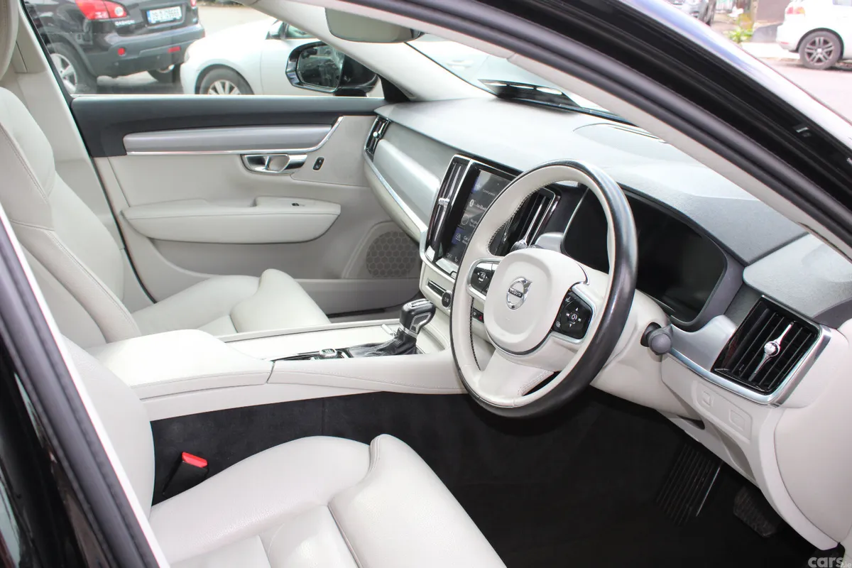 Volvo S90 Saloon, Diesel, 2020, Black