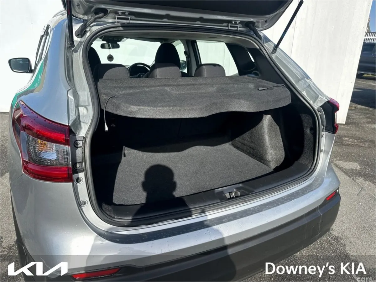 Nissan Qashqai SUV, Petrol, 2021, Silver