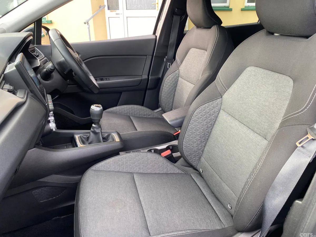 Renault Captur Hatchback, Petrol, 2022, Black