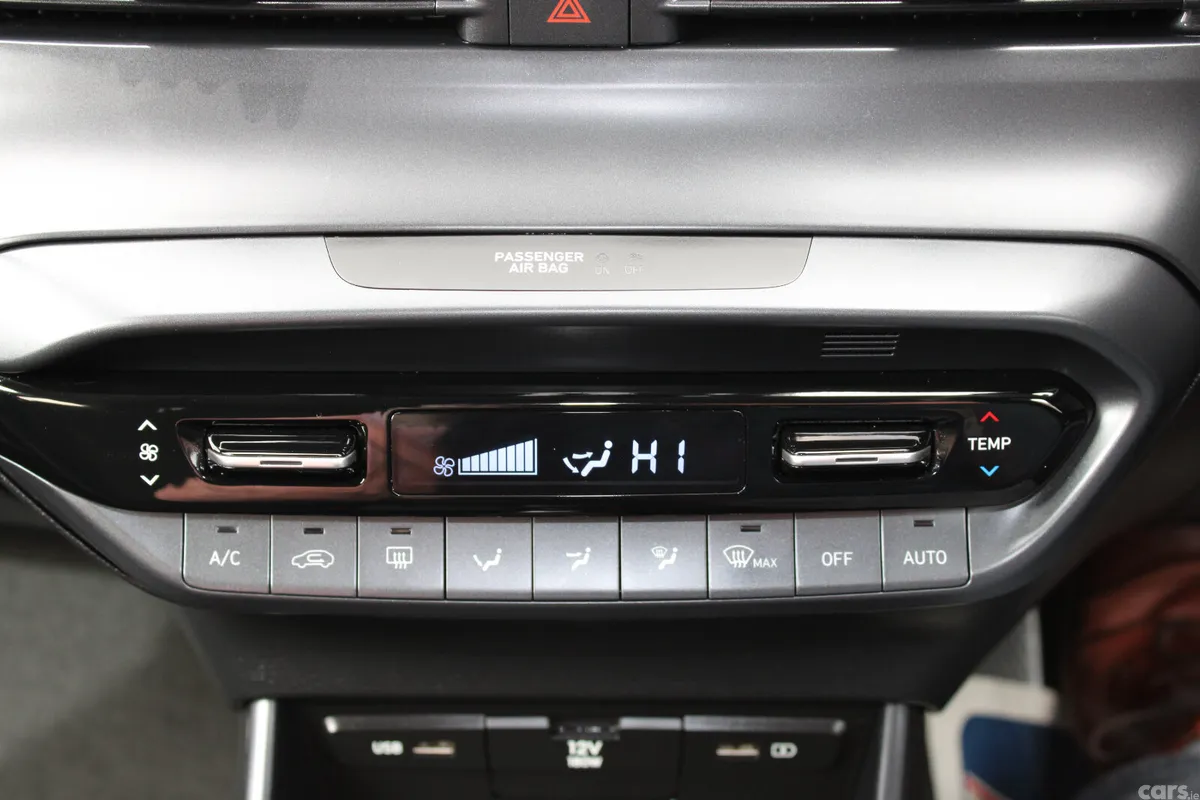 Hyundai Bayon Estate/Jeep, Petrol, 2023, Blue