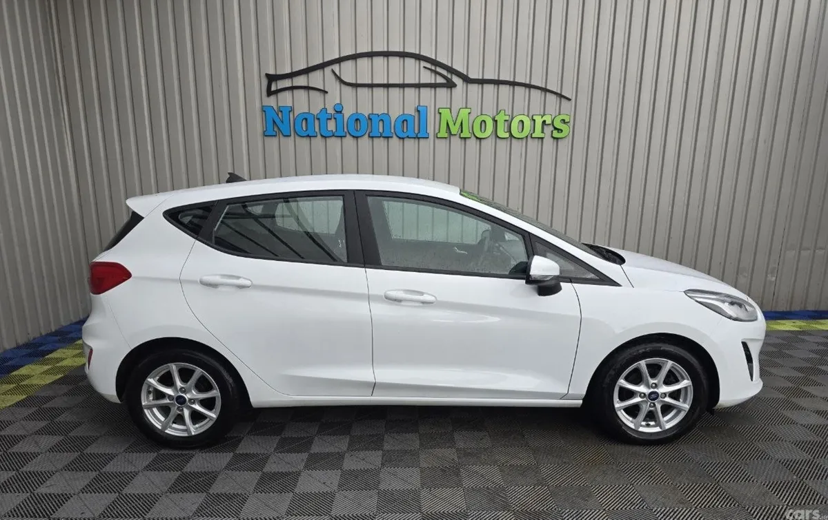 Ford Fiesta Hatchback, Petrol, 2018, White