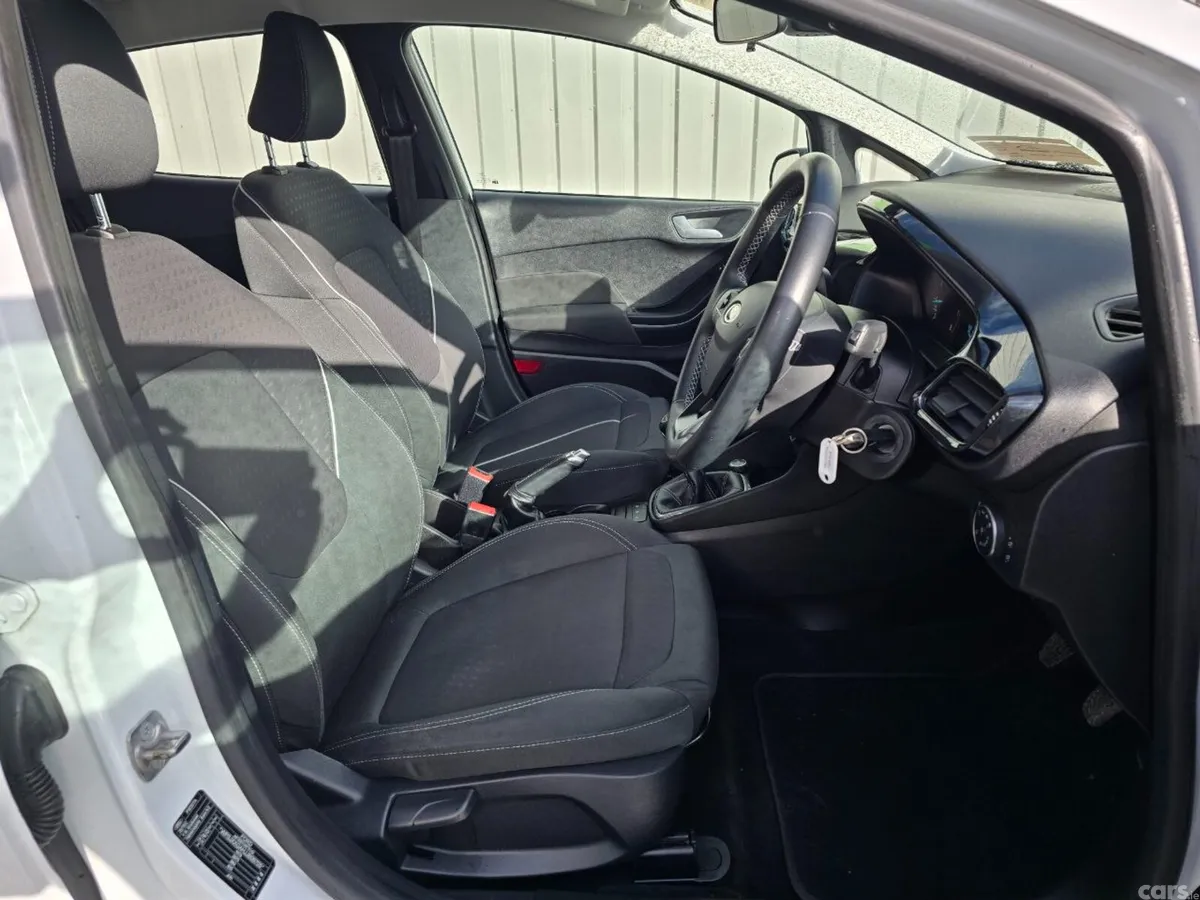 Ford Fiesta Hatchback, Petrol, 2018, White