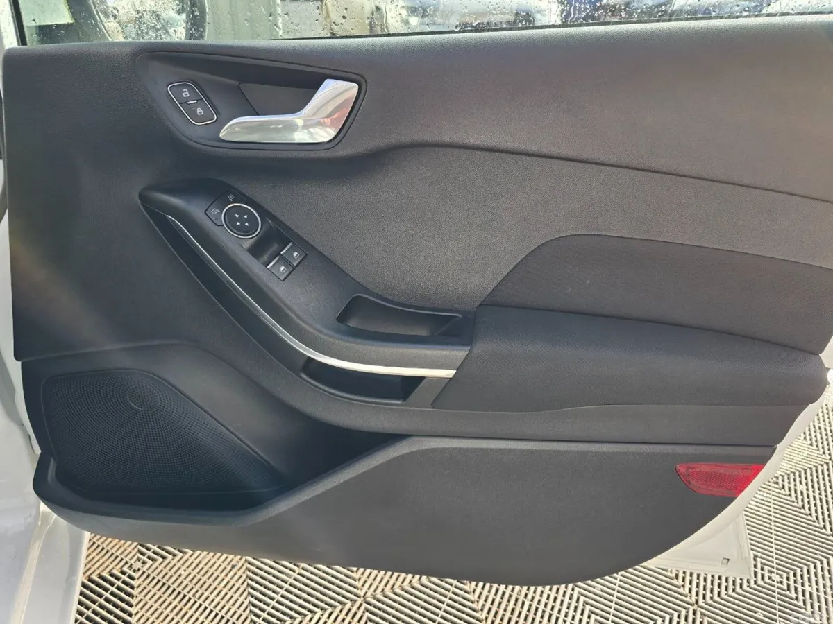 Ford Fiesta Hatchback, Petrol, 2018, White