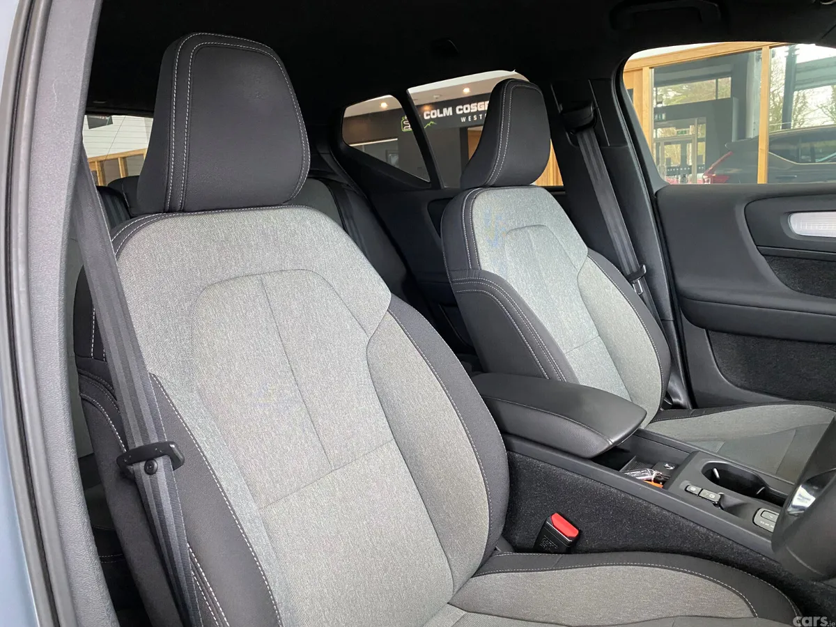 Volvo XC40 SUV, Petrol Plug-in Hybrid, 2022, Grey