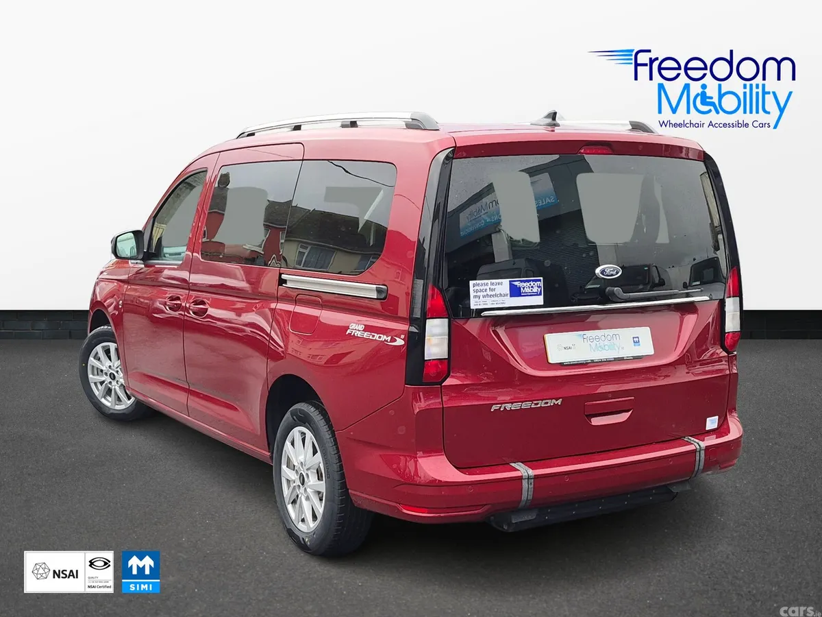 Ford Tourneo Connect MPV, Diesel, 2023, Red