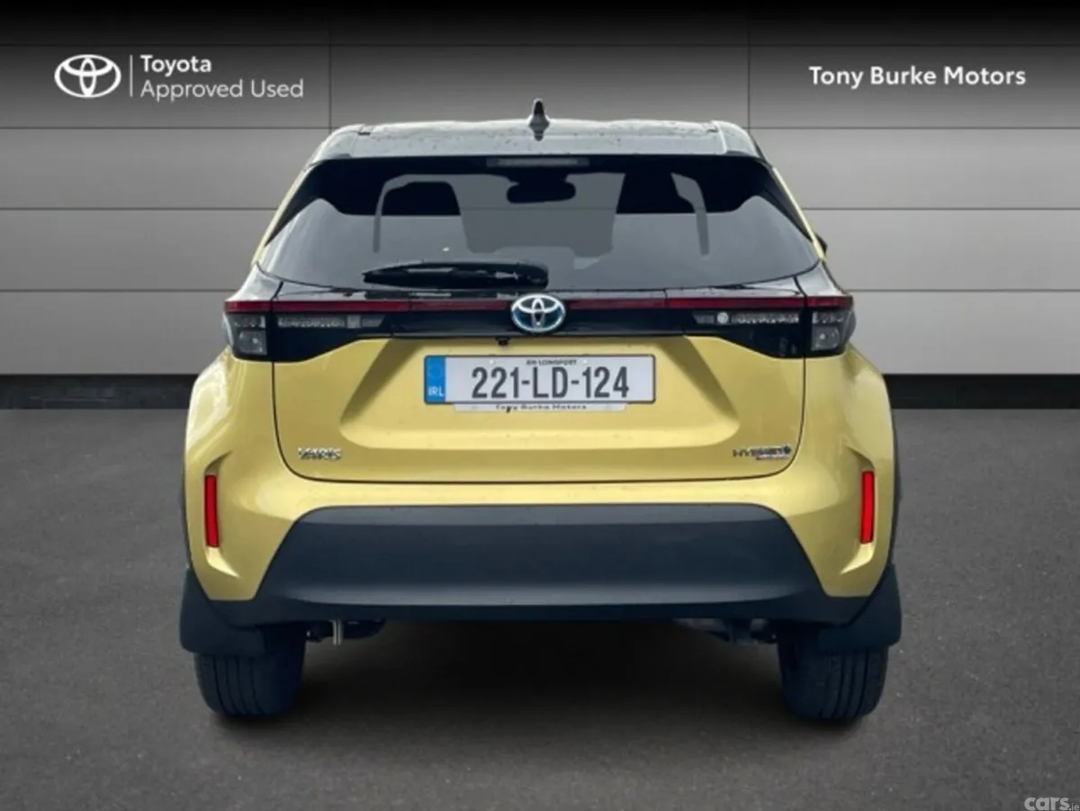 Toyota Yaris Cross SUV, Petrol Hybrid, 2022, Gold