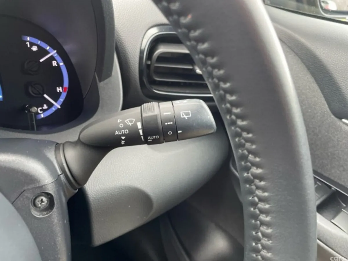 Toyota Yaris Cross SUV, Petrol Hybrid, 2022, Gold
