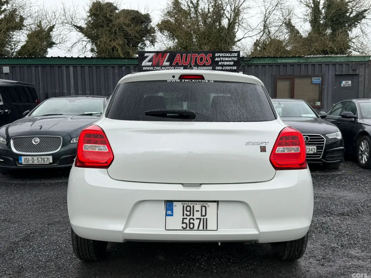 Suzuki Swift Hatchback, Petrol, 2019, White
