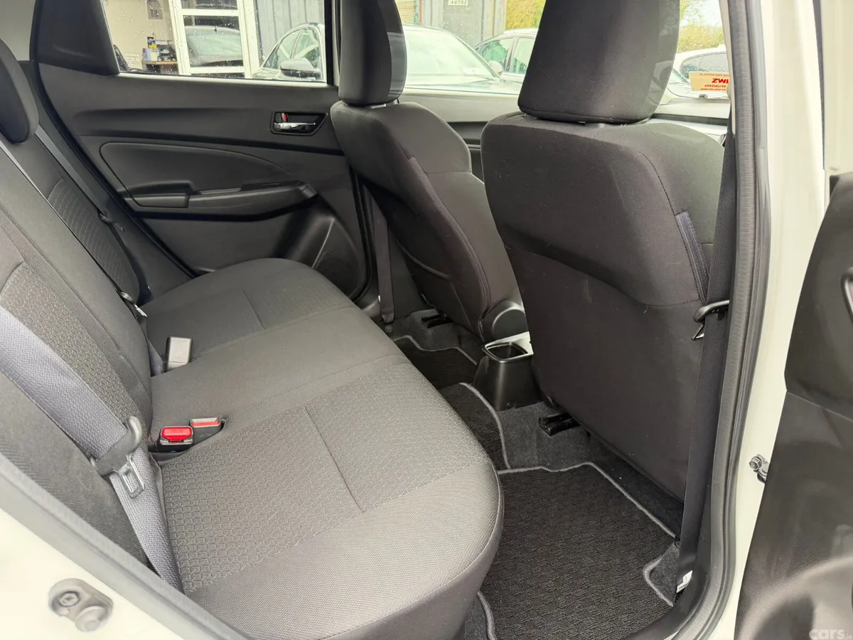 Suzuki Swift Hatchback, Petrol, 2019, White