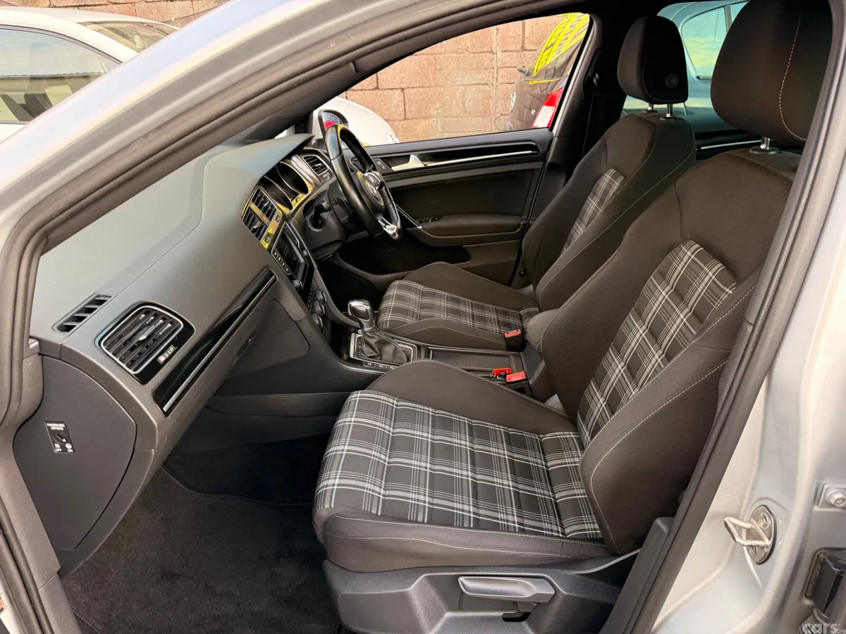 Volkswagen Golf Hatchback, Diesel, 2016, Silver