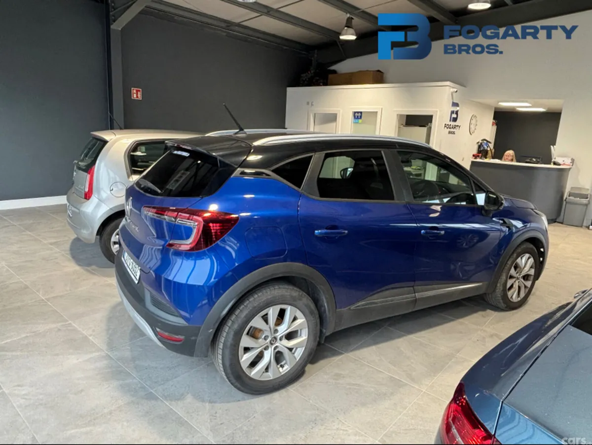 Renault Captur Hatchback, Petrol, 2021, Blue