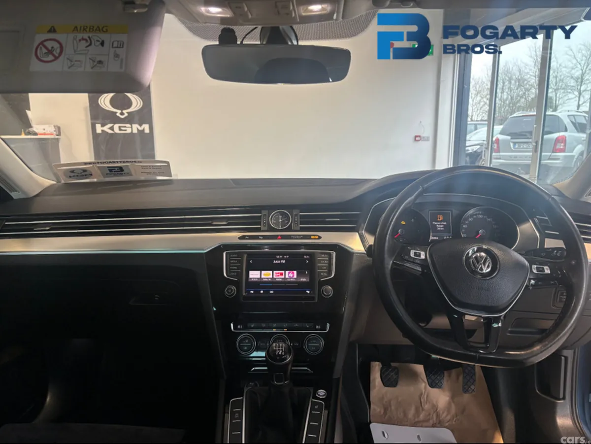 Volkswagen Passat Saloon, Diesel, 2017, Blue