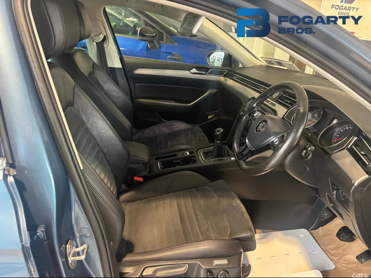 Volkswagen Passat Saloon, Diesel, 2017, Blue