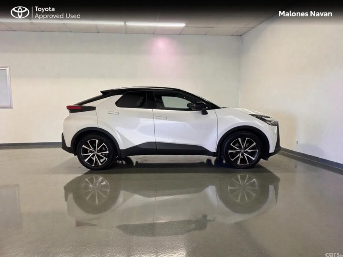 Toyota C-HR SUV, Petrol Hybrid, 2024, White