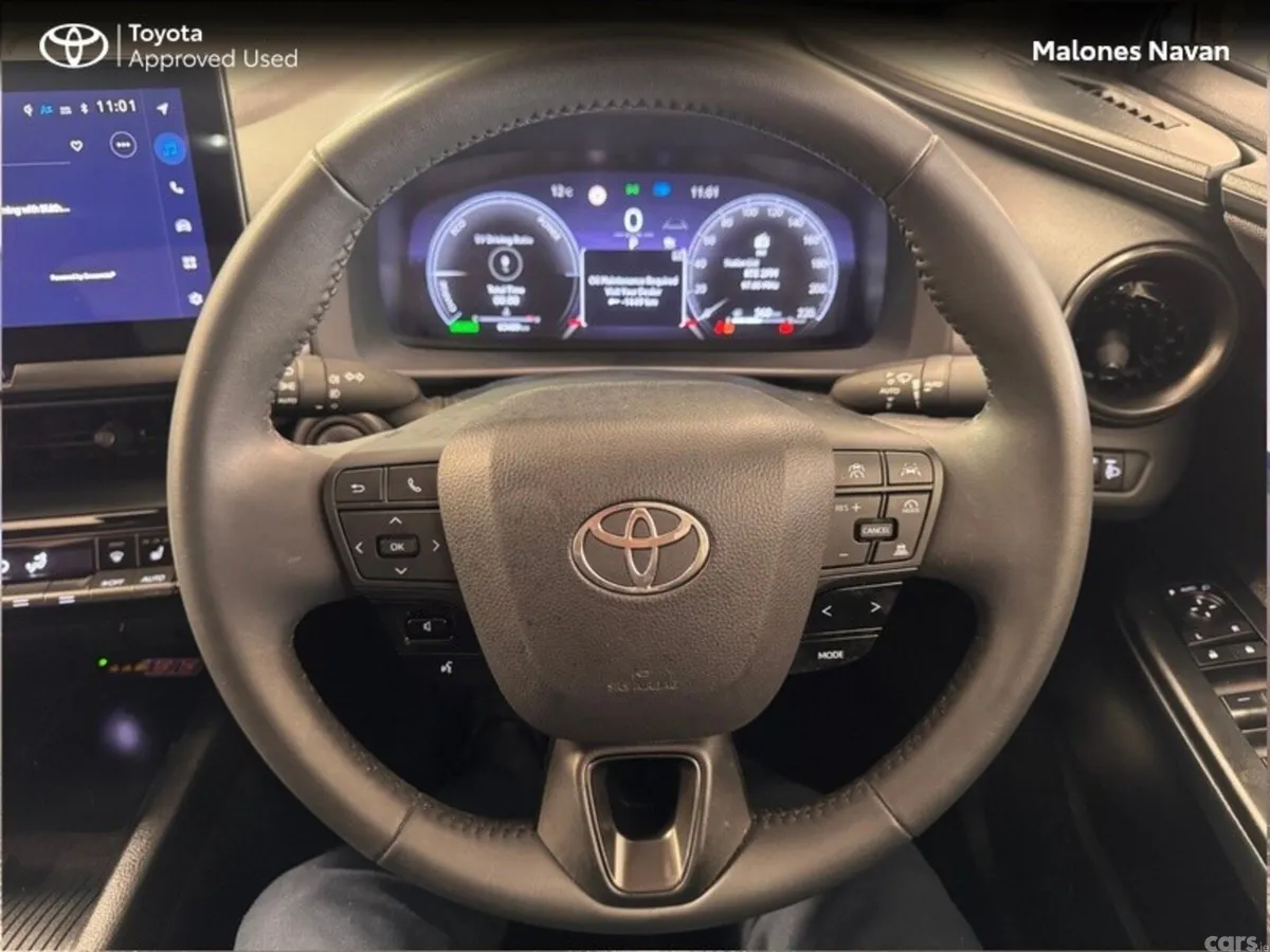 Toyota C-HR SUV, Petrol Hybrid, 2024, White