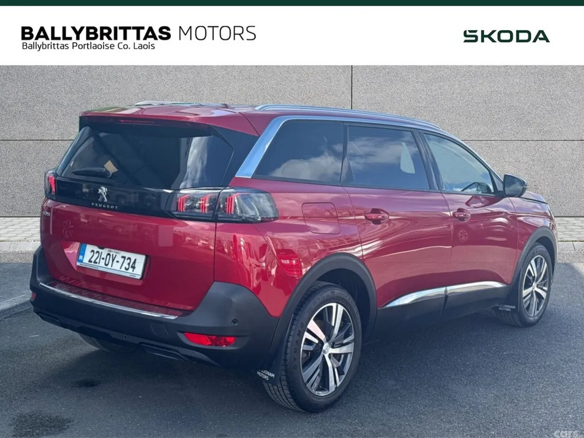 Peugeot 5008 MPV, Diesel, 2022, Red