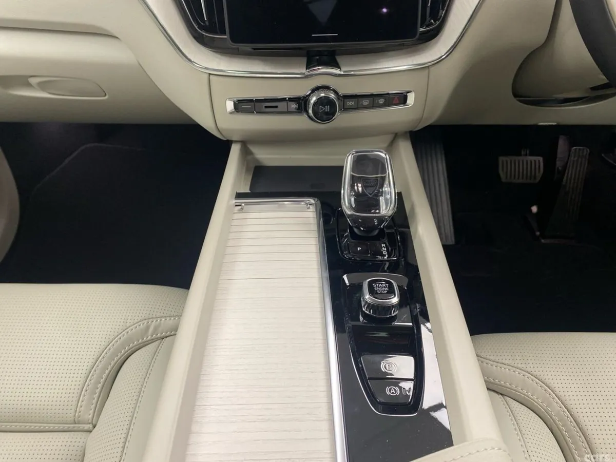 Volvo XC60 Hatchback, Petrol Plug-in Hybrid, 2027, 