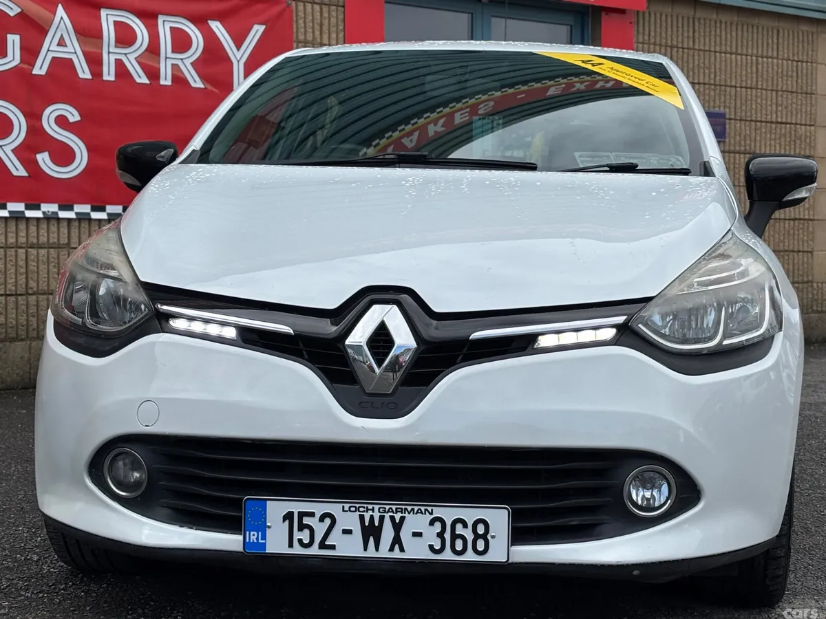 Renault Clio Hatchback, Petrol, 2015, White
