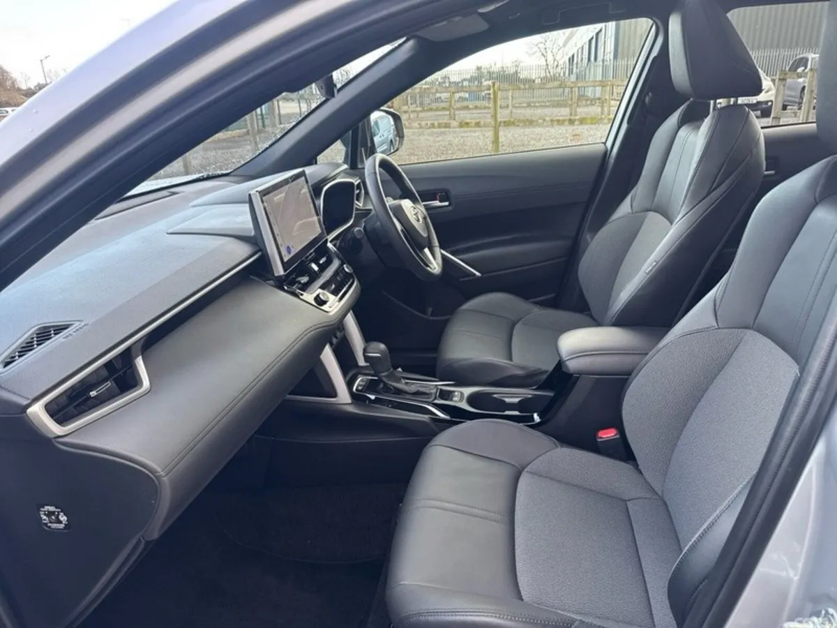 Toyota Corolla Cross Hatchback, Petrol Hybrid, 2025, Silver