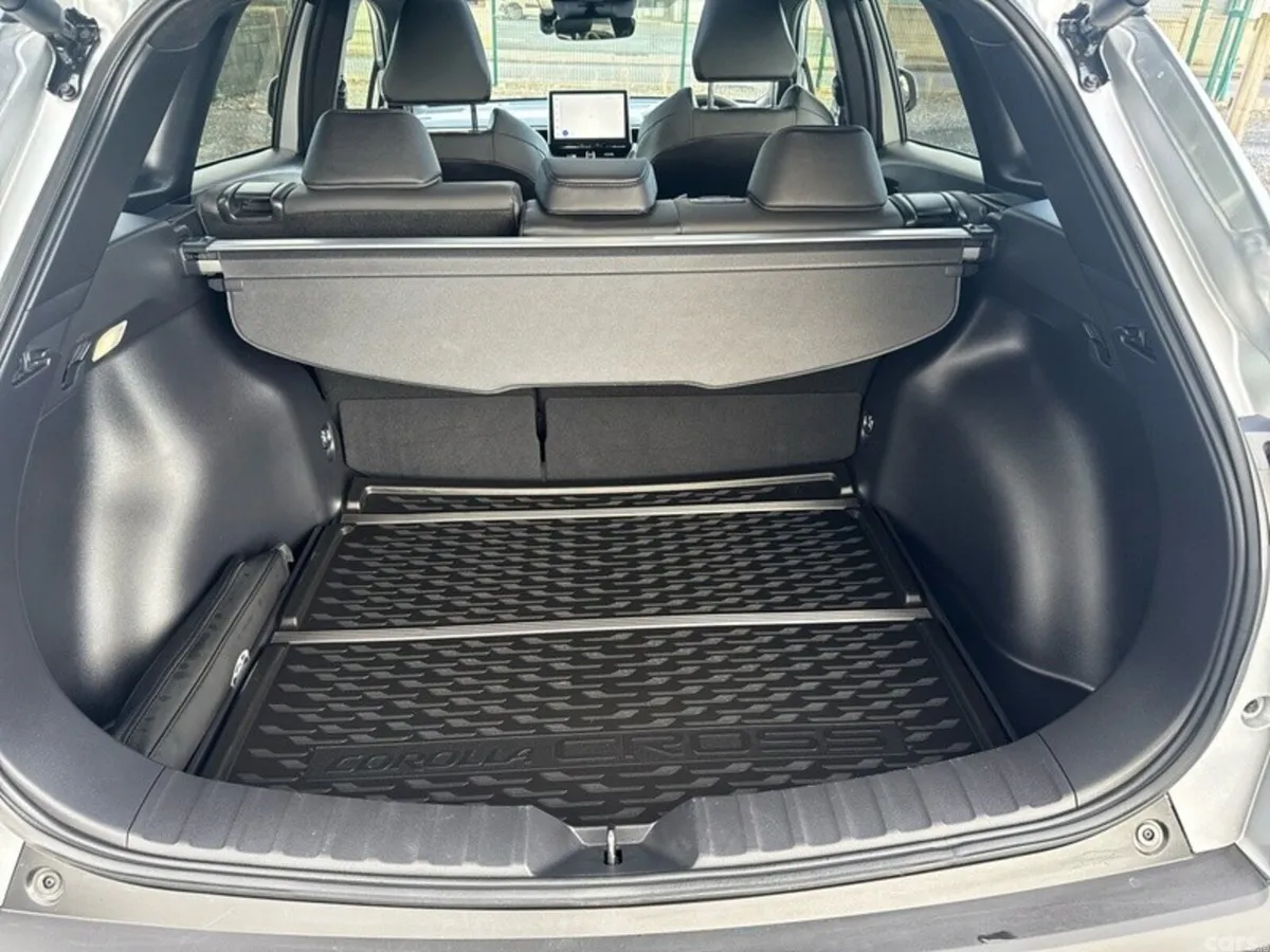 Toyota Corolla Cross Hatchback, Petrol Hybrid, 2025, Silver