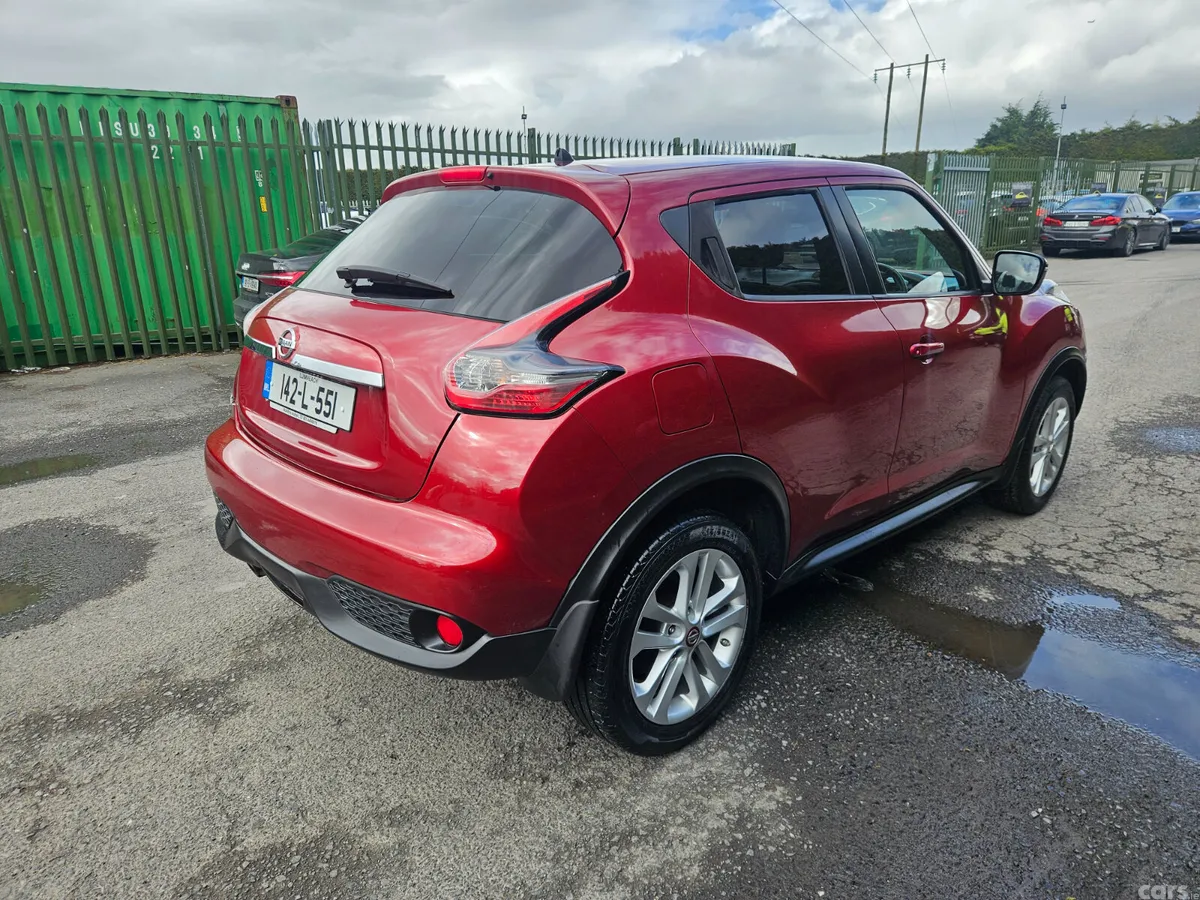 Nissan Juke SUV, Petrol, 2014, Red