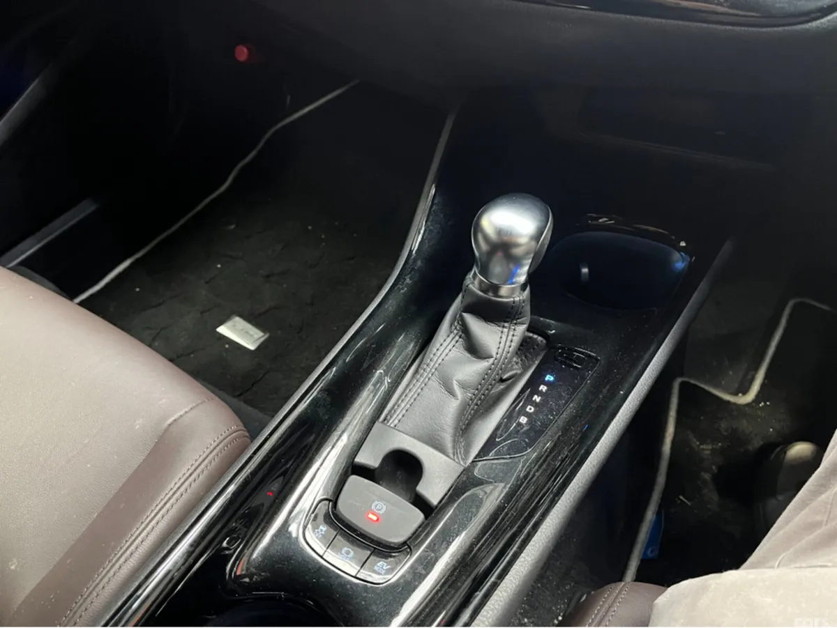 Toyota C-HR SUV, Petrol, 2018, Silver