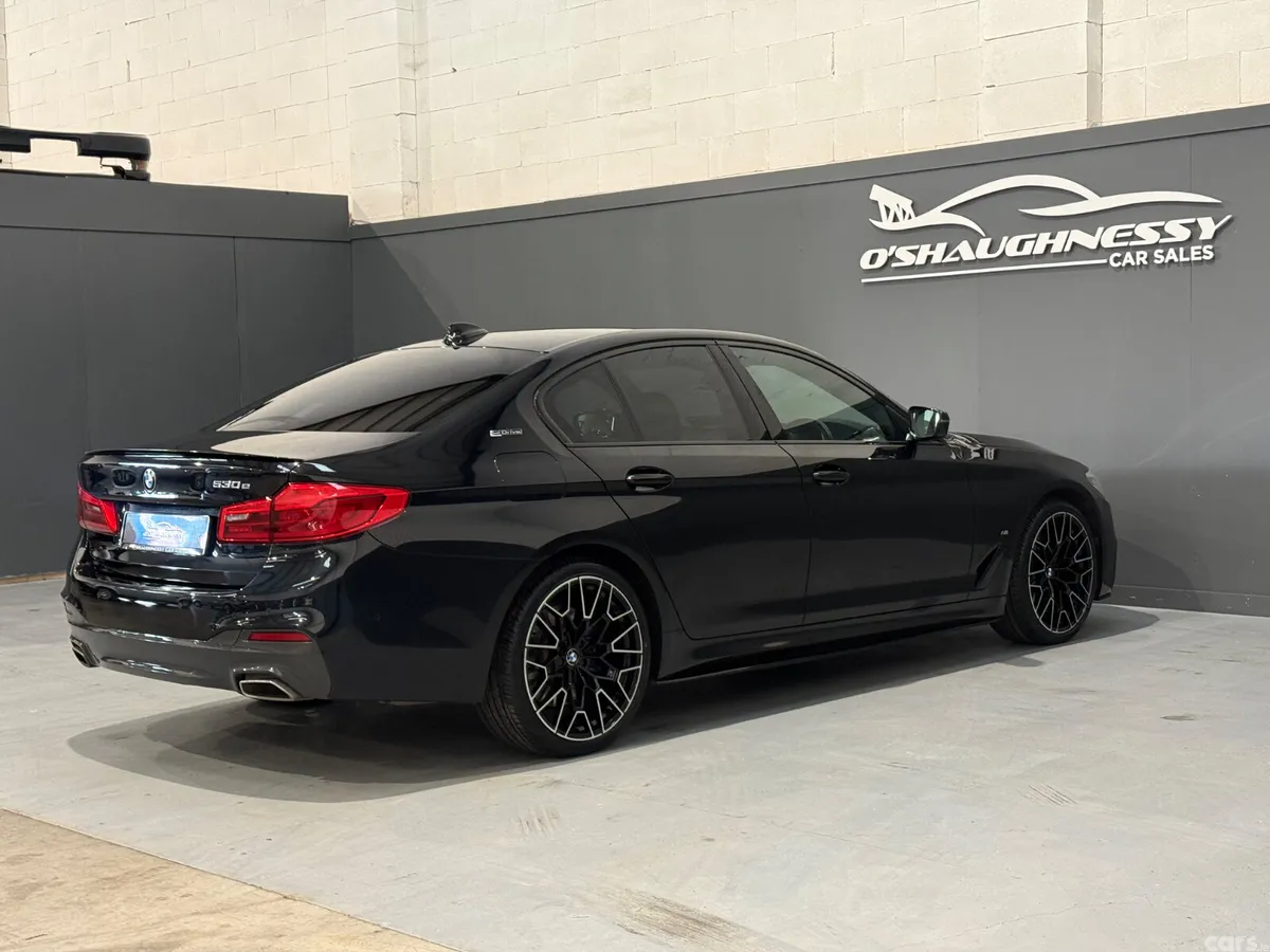 BMW 5-Series Saloon, Petrol Plug-in Hybrid, 2018, Black