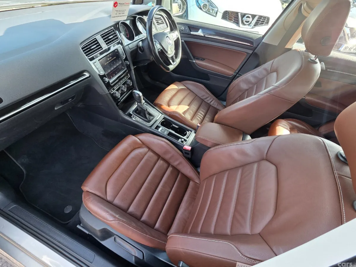 Volkswagen Golf Hatchback, Petrol, 2016, Silver