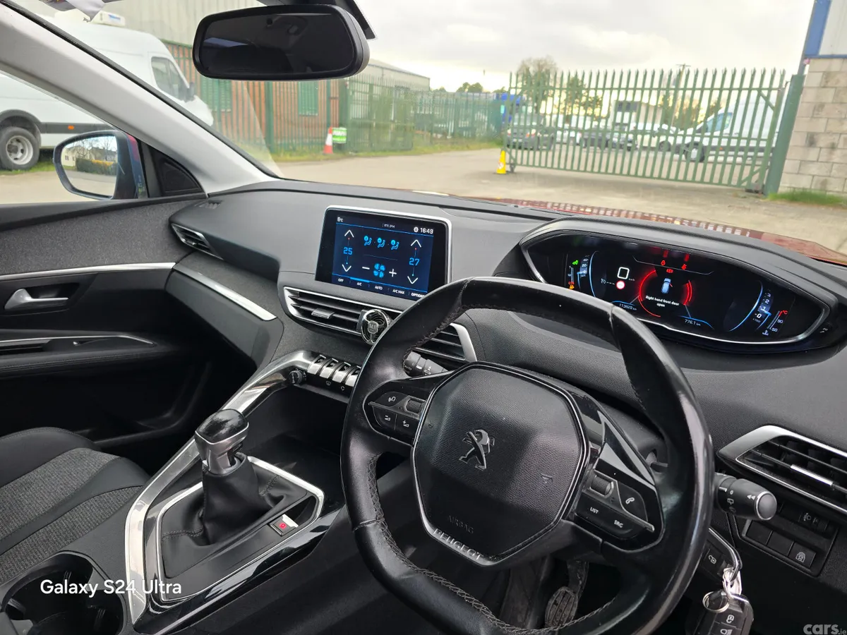 Peugeot 3008 MPV, Diesel, 2019, Red