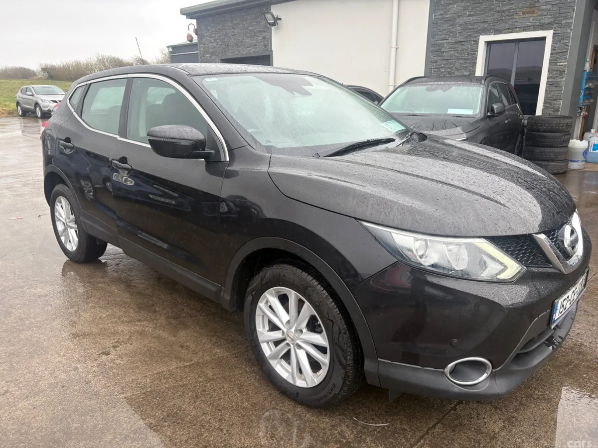 Nissan Qashqai Hatchback, Diesel, 2015, Black