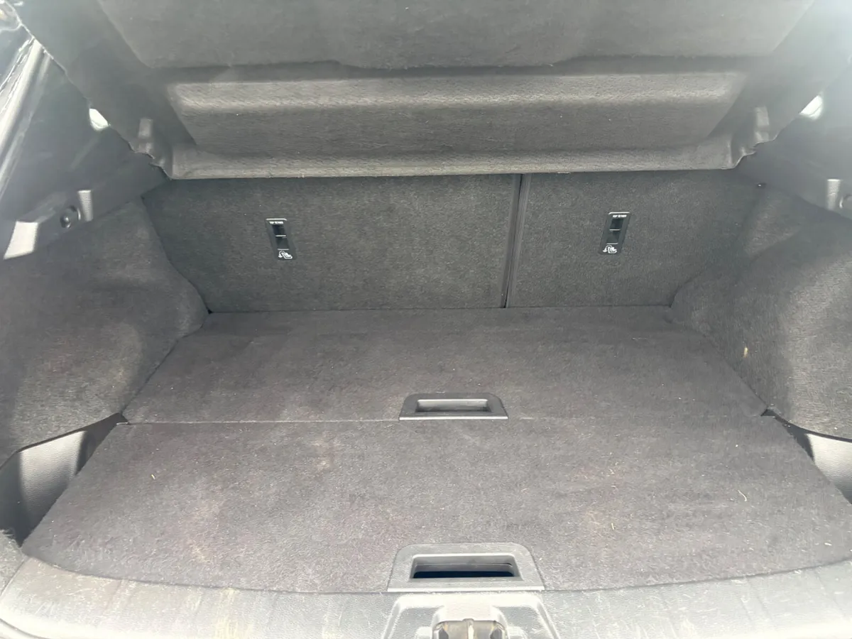 Nissan Qashqai Hatchback, Diesel, 2015, Black