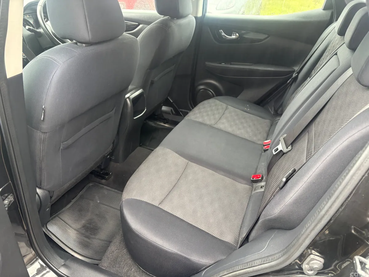 Nissan Qashqai Hatchback, Diesel, 2015, Black
