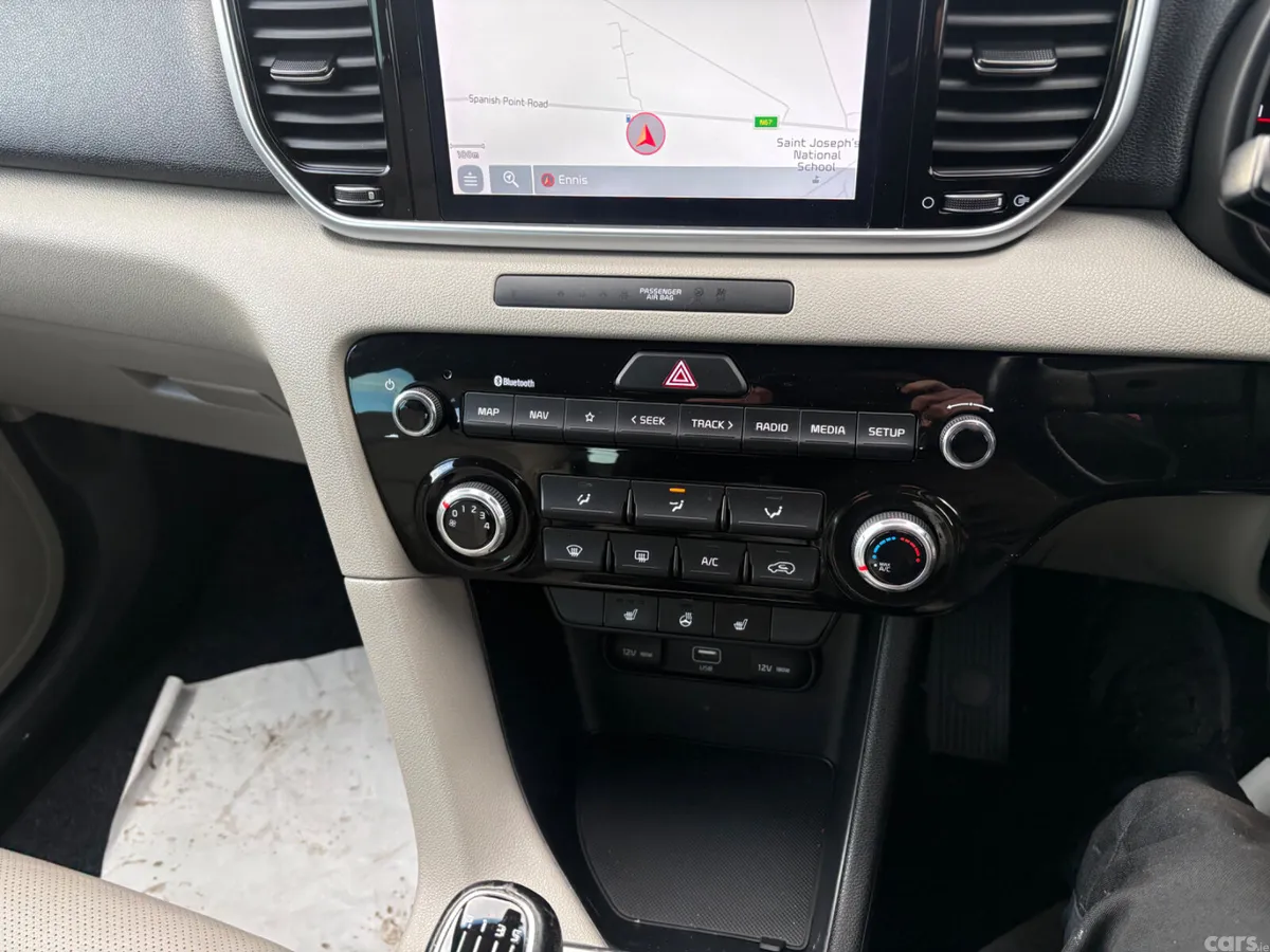 Kia Sportage SUV, Diesel Hybrid, 2021, Red