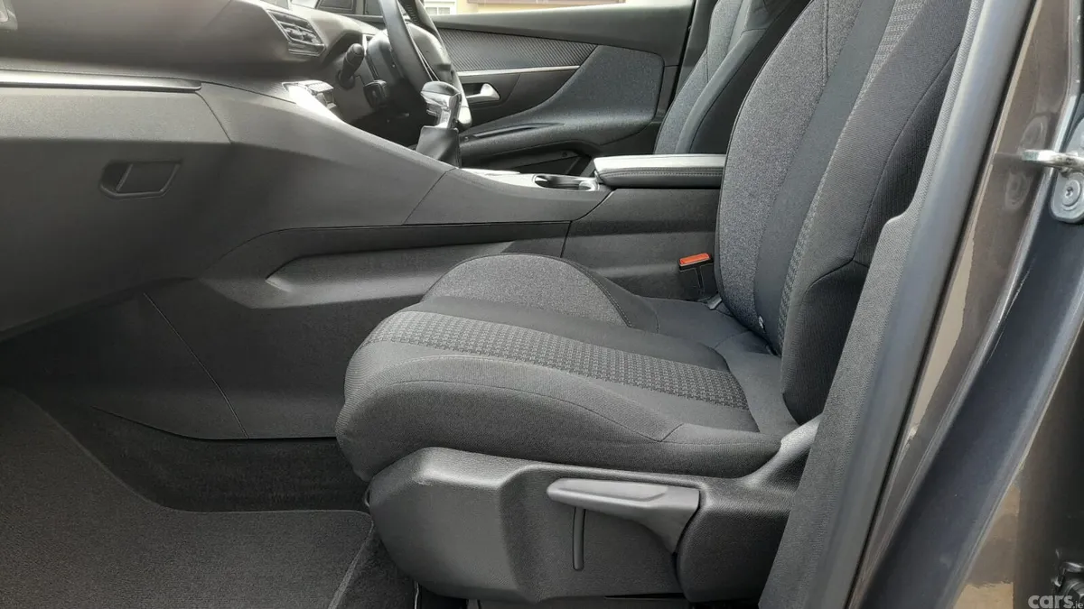 Peugeot 3008 MPV, Diesel, 2023, Grey