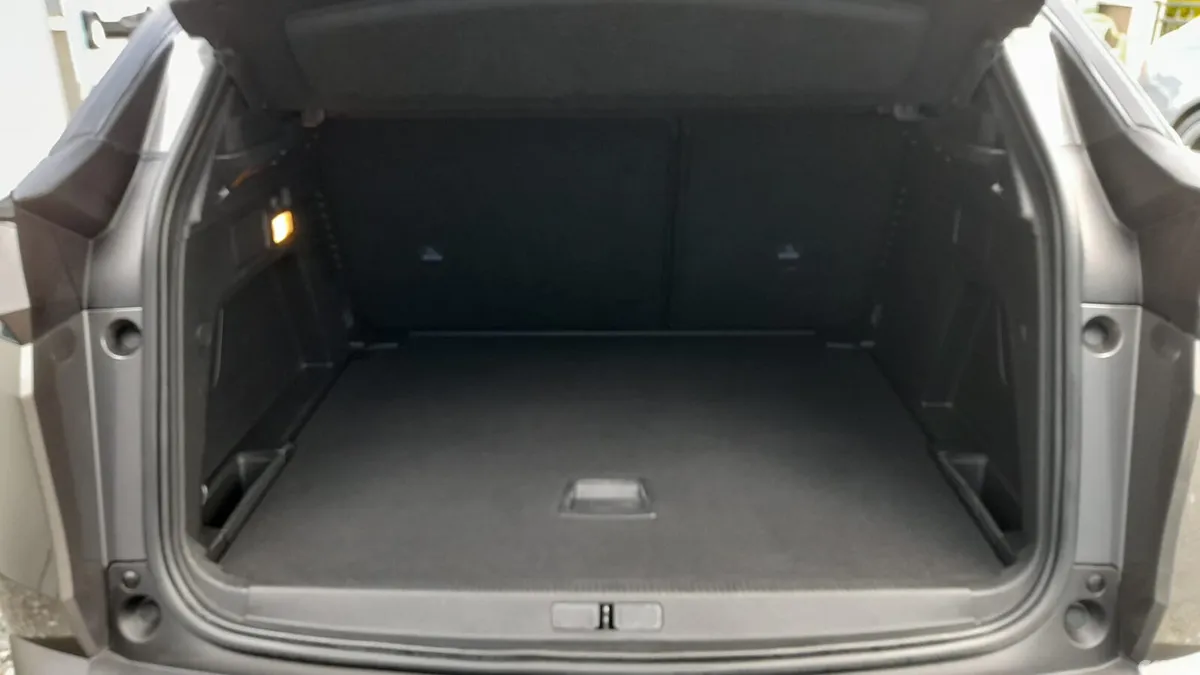 Peugeot 3008 MPV, Diesel, 2023, Grey