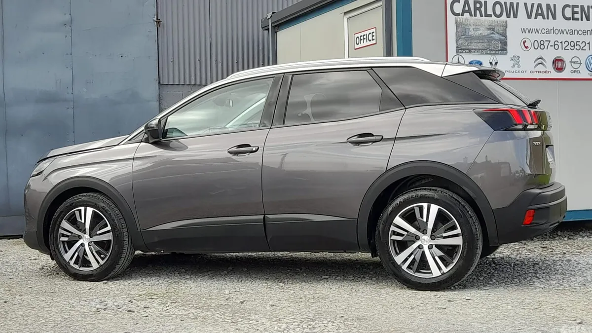 Peugeot 3008 MPV, Diesel, 2023, Grey