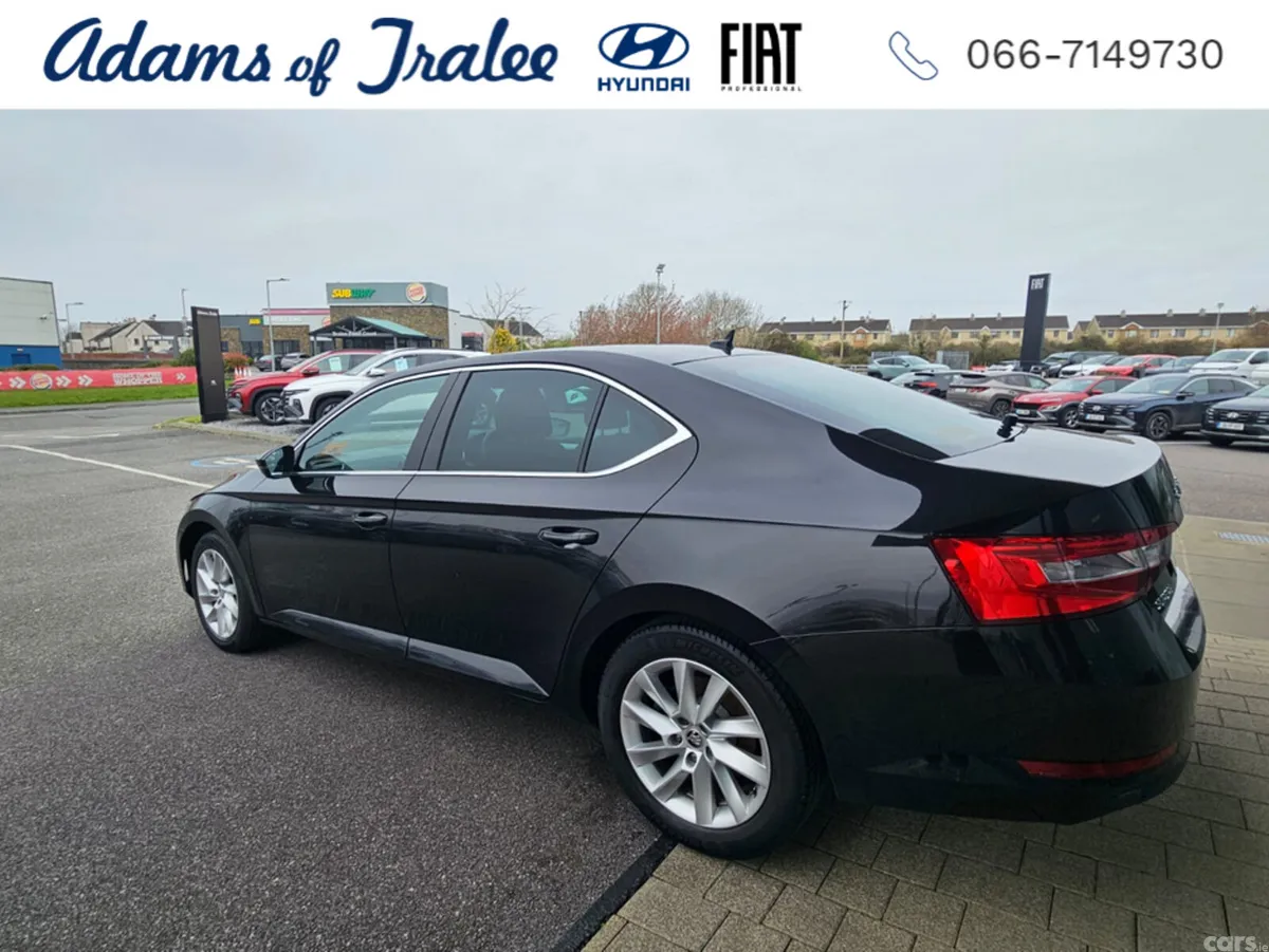 Skoda Superb Hatchback, Diesel, 2024, Black