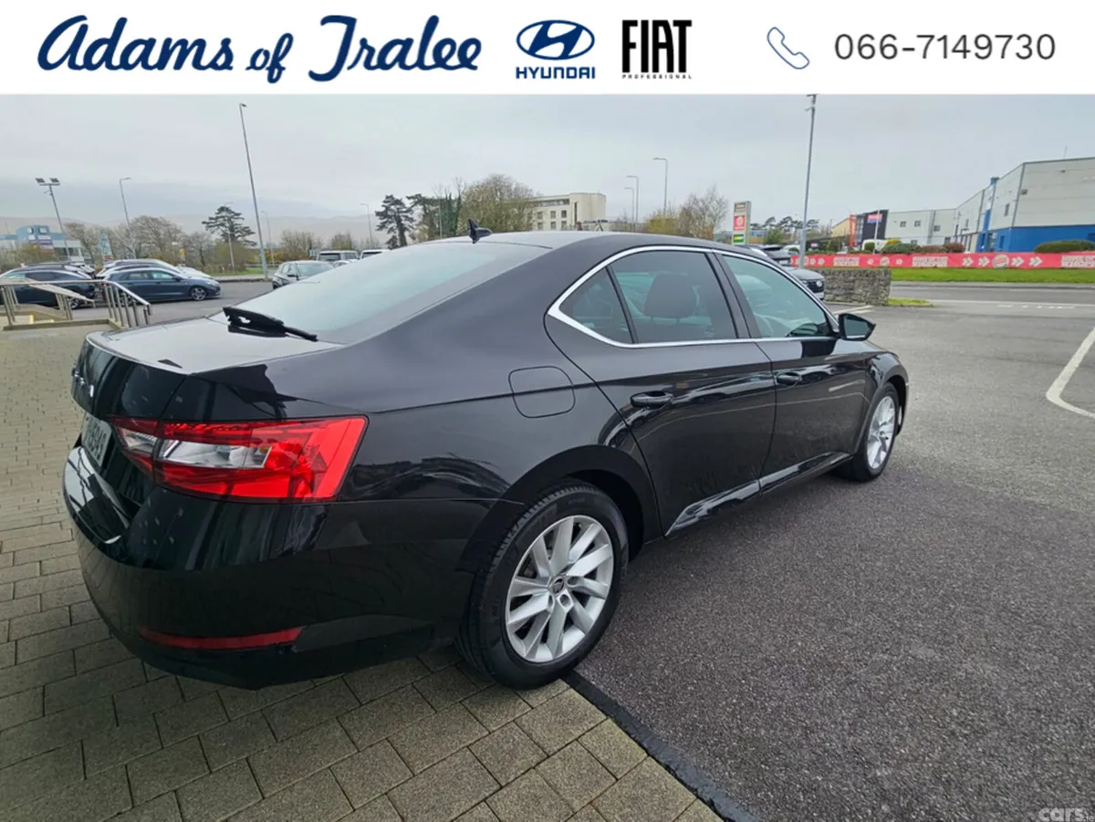 Skoda Superb Hatchback, Diesel, 2024, Black