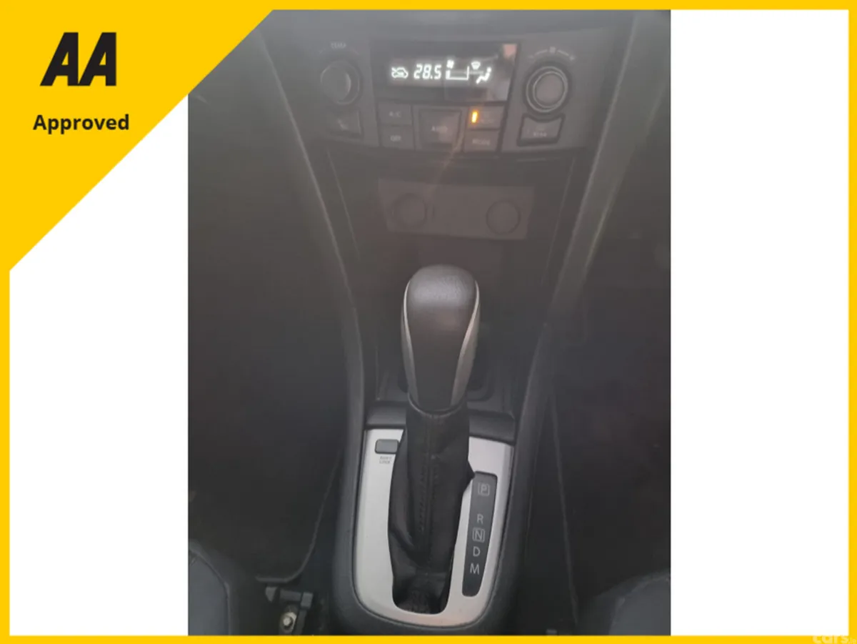 Suzuki Swift Hatchback, Petrol, 2014, Silver