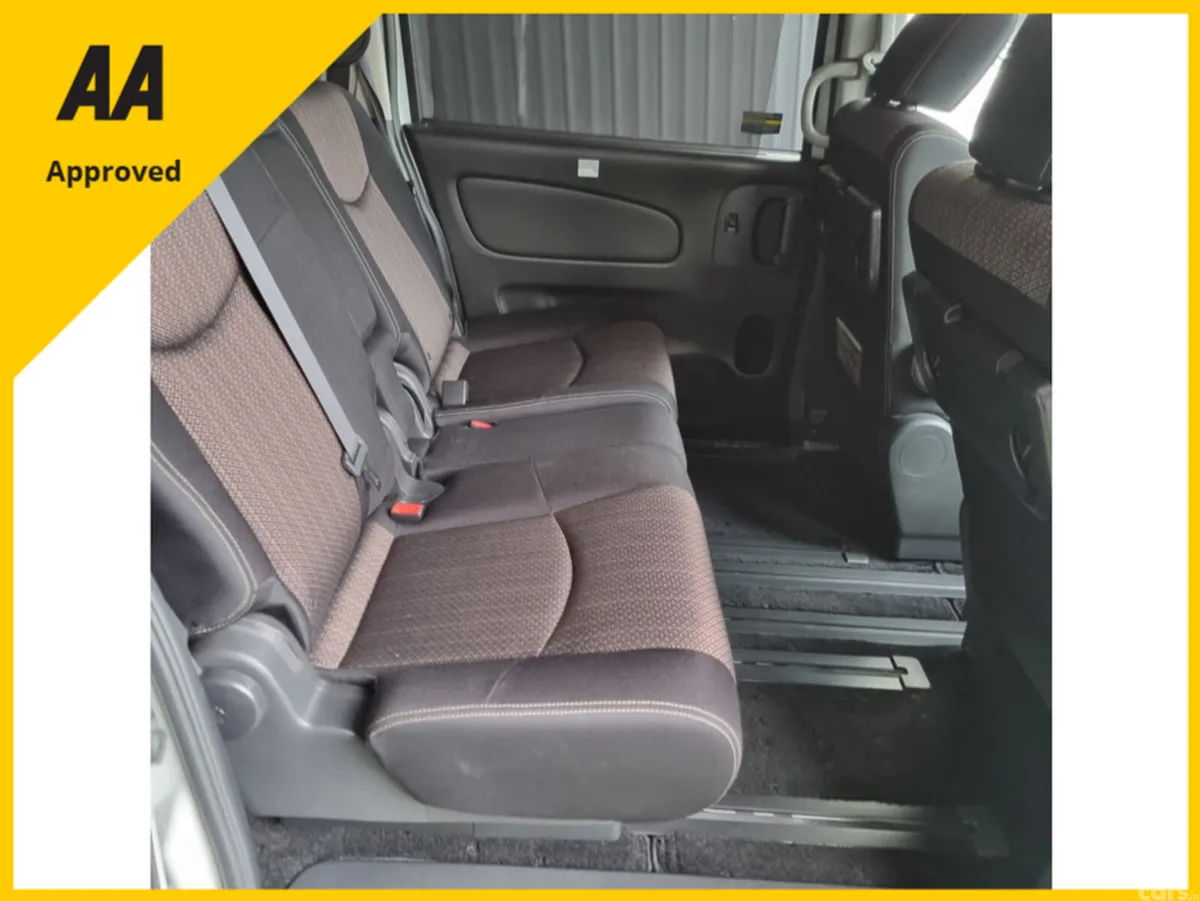 Nissan Serena MPV, Petrol Hybrid, 2014, White