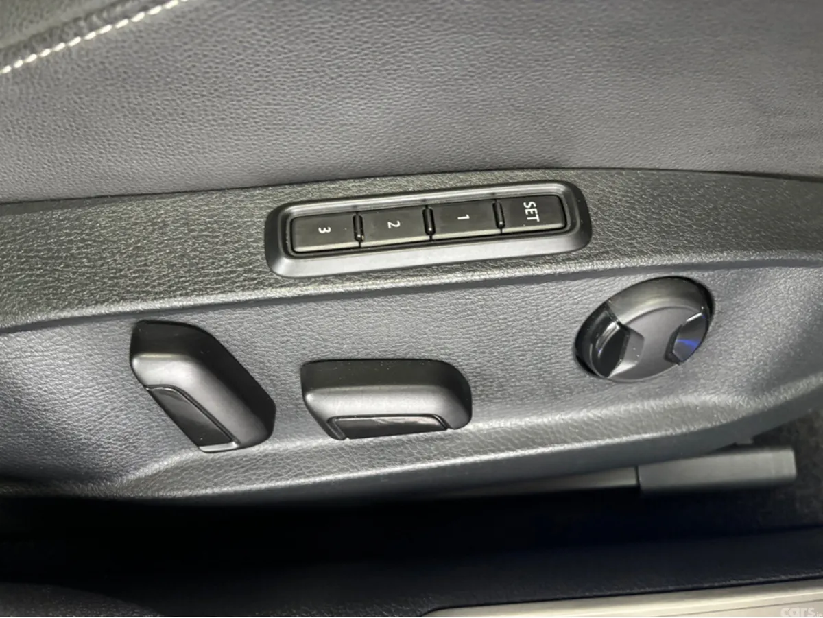 Volkswagen Golf Hatchback, Petrol, 2019, Blue