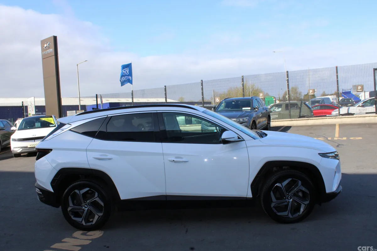 Hyundai Tucson SUV, Petrol Hybrid, 2024, White
