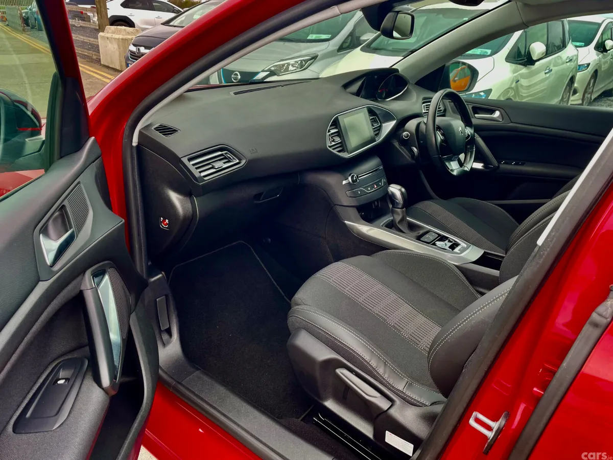 Peugeot 308 Estate, Diesel, 2018, Red