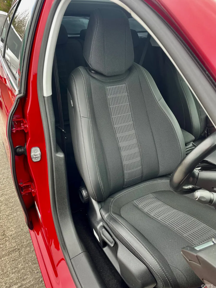 Peugeot 308 Estate, Diesel, 2018, Red