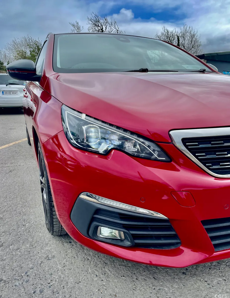 Peugeot 308 Estate, Diesel, 2018, Red