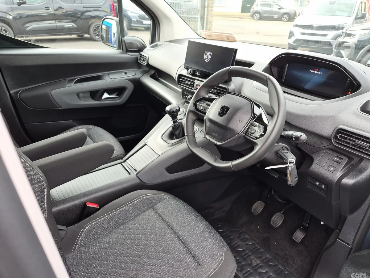 Peugeot Rifter MPV, Diesel, 2024, Blue
